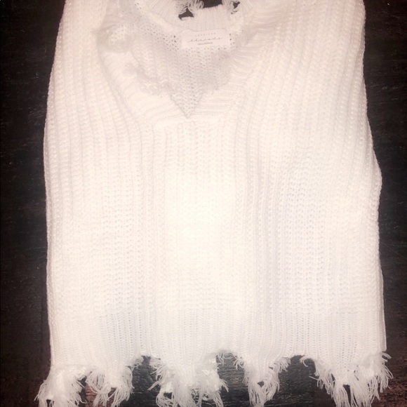 NWOT White Distressed Sweater - Picture 4 of 6